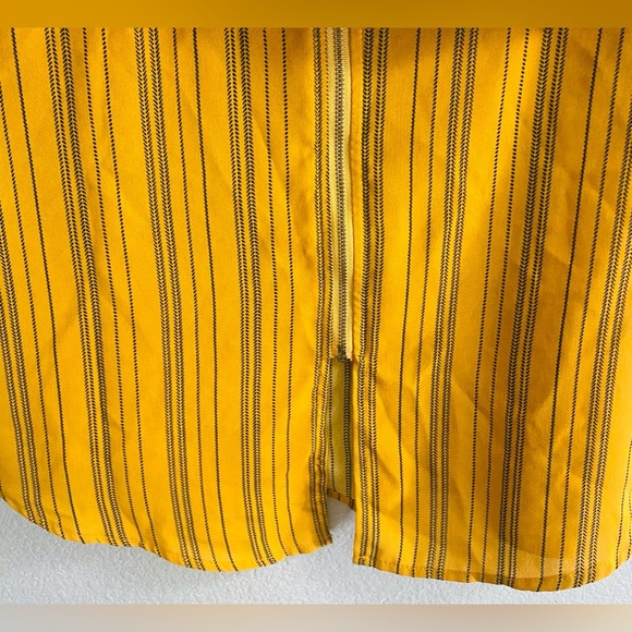 Papermoon sleeveless yellow blouse top size Small - Picture 4 of 8